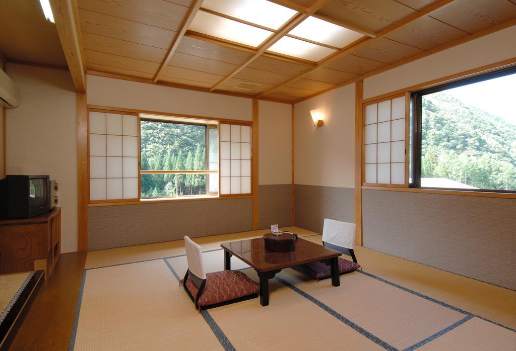 Konji Ryokan Hotel Takayama  Værelse billede